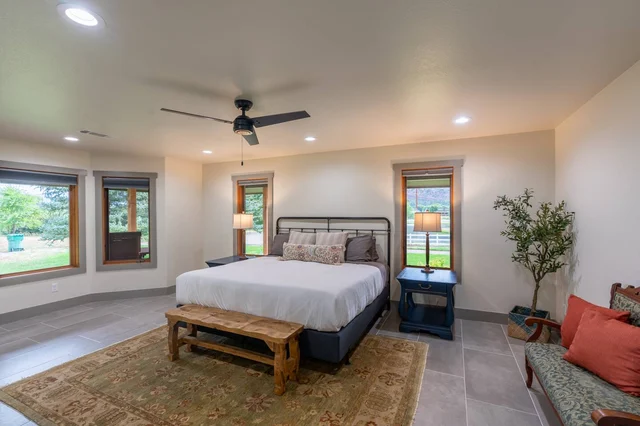 Bedroom 1 image 1