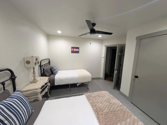 Bedroom 7 image 1