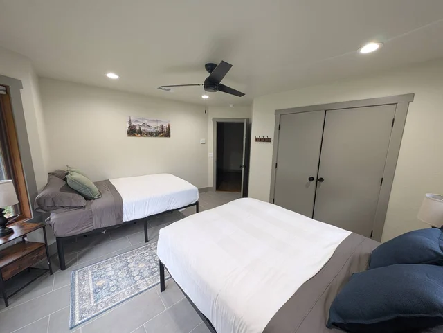 Bedroom 6 image 1