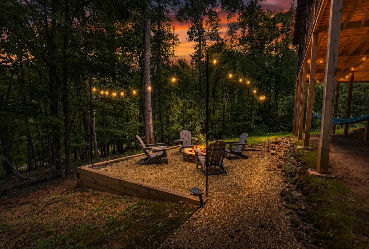 Squirrels Hideaway, Fire Pit, MTN Views property photo 3