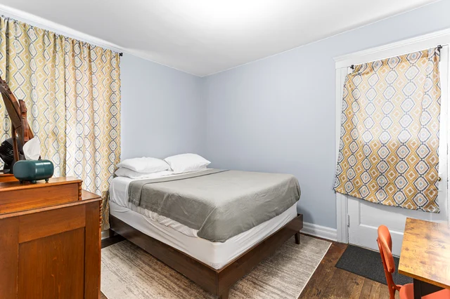 Bedroom 1 image 1