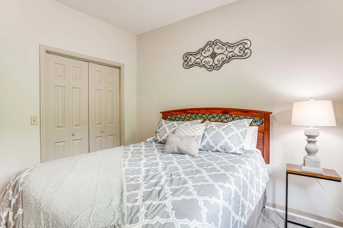 Bedroom 3 image 1
