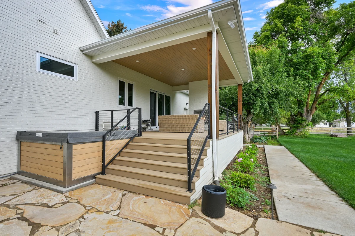 Luxurious Lake-View Retreat in Historic Old Huntsville Spa, Sauna, Hot Tub, Heated Driveway property photo 4