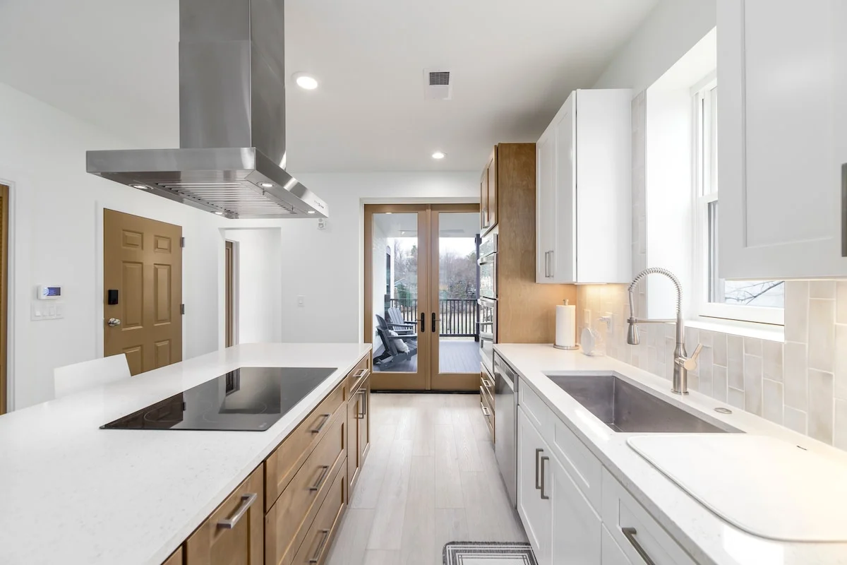 Historic Loft, Modern, Central + Parking property photo 4