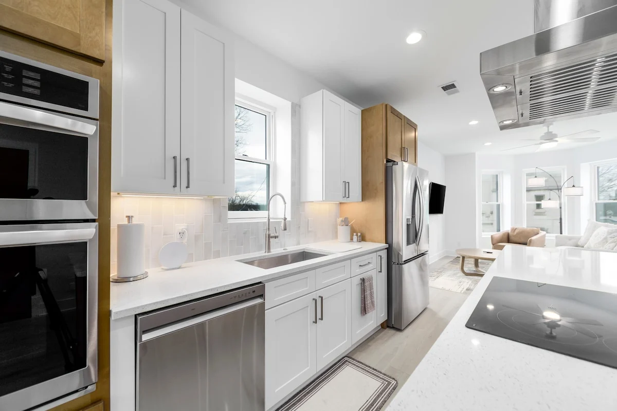 Historic Loft, Modern, Central + Parking property photo 5