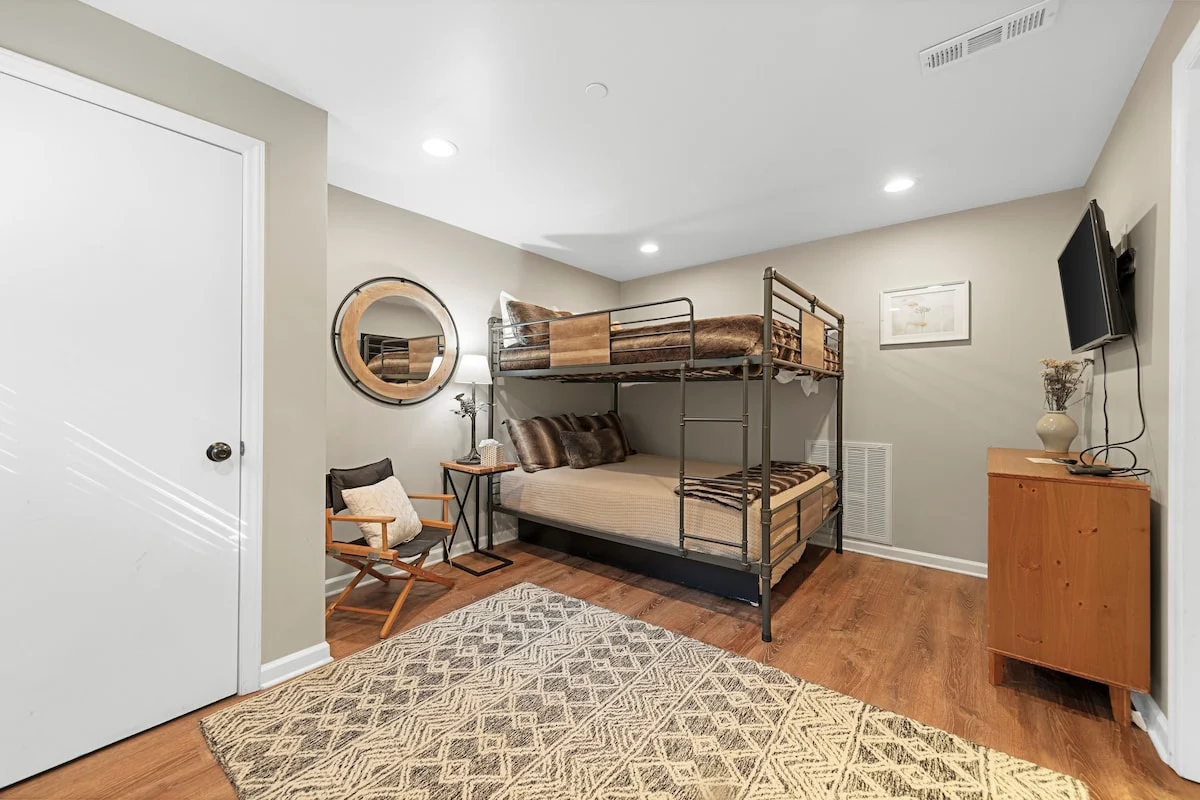 Bedroom image 1