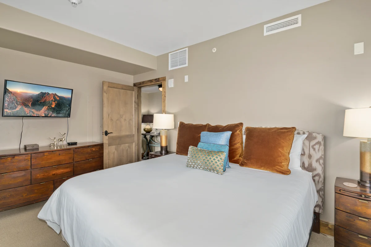 Bedroom 3 image 1