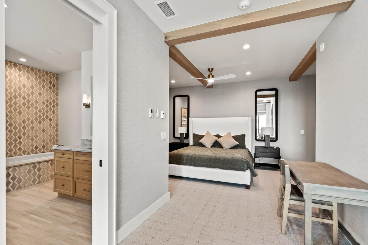 Bedroom 1 image 1