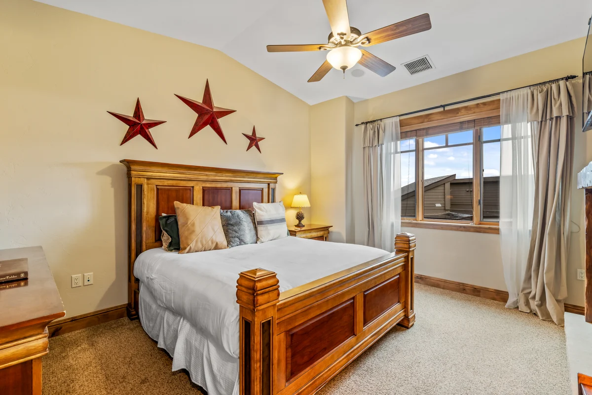 Bedroom 1 image 1