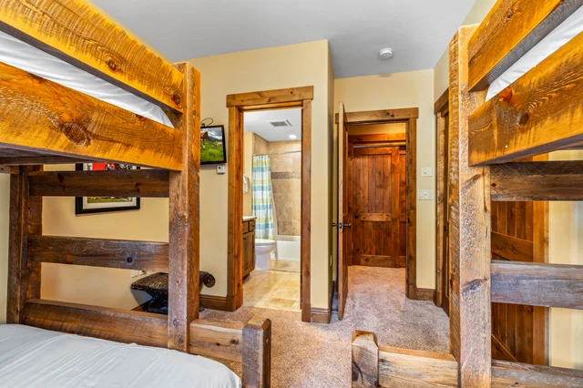Bedroom 1 image 1