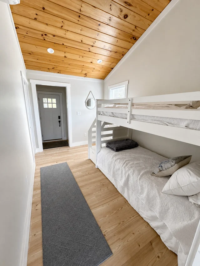Bedroom image 1