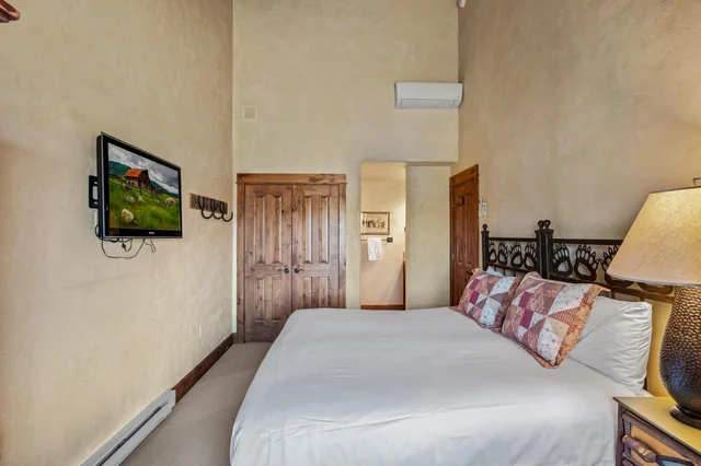 Primary Bedroom image 1