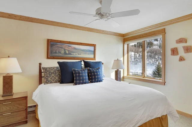 Guest Bedroom image 1