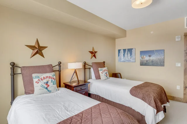 Guest Bedroom image 1