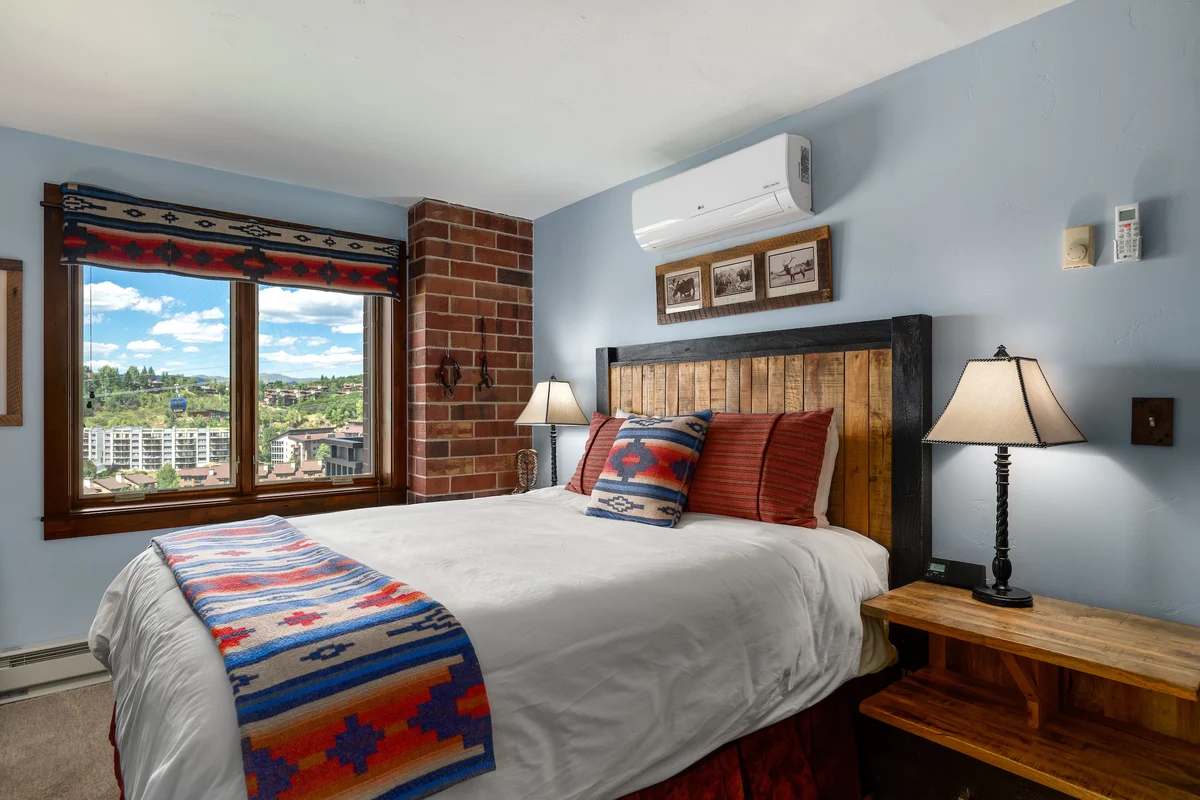 Guest Bedroom image 1