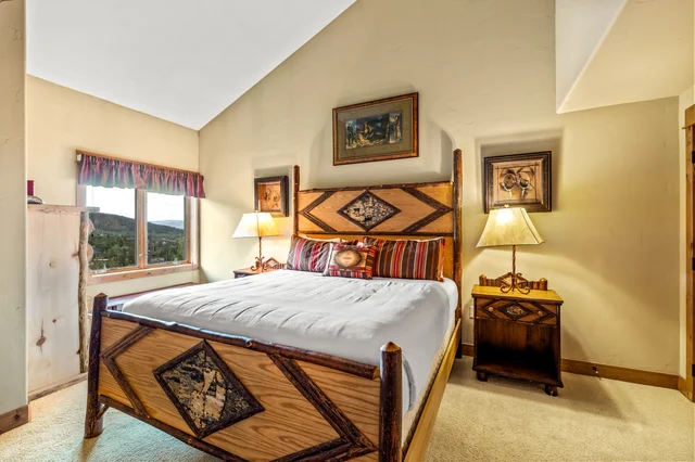 Guest Bedroom image 1