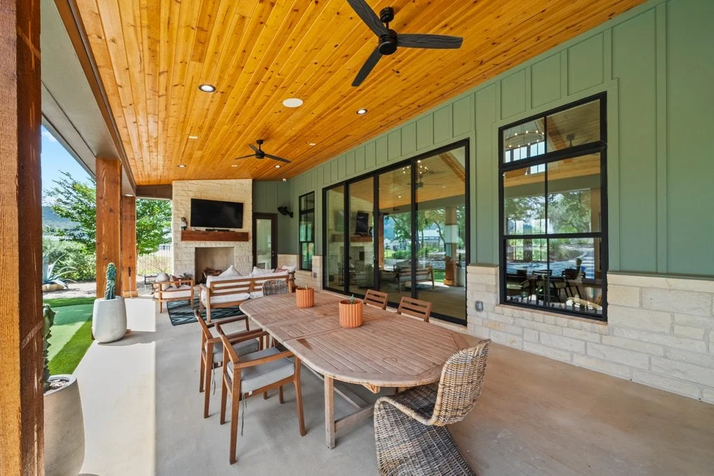 Home in Canyon Lake property photo 4