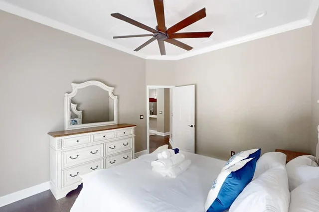 Bedroom 3 image 1
