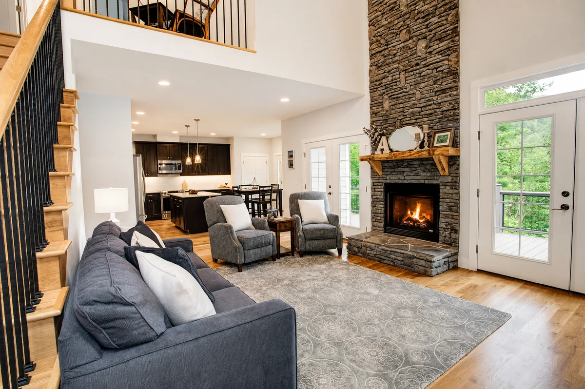 Dynamite Ridge property photo 3