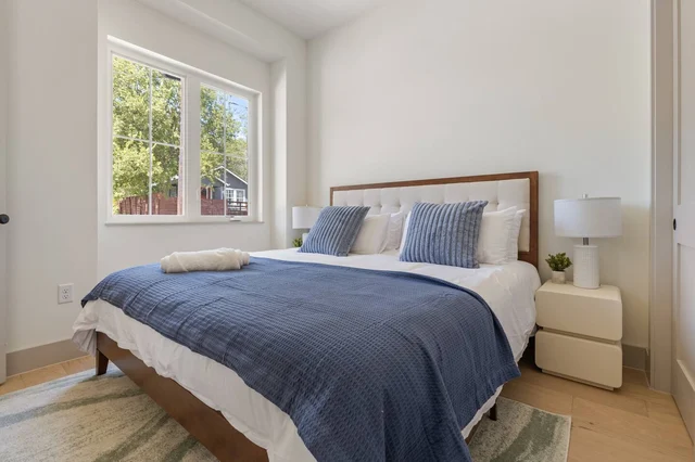Bedroom 3 image 1