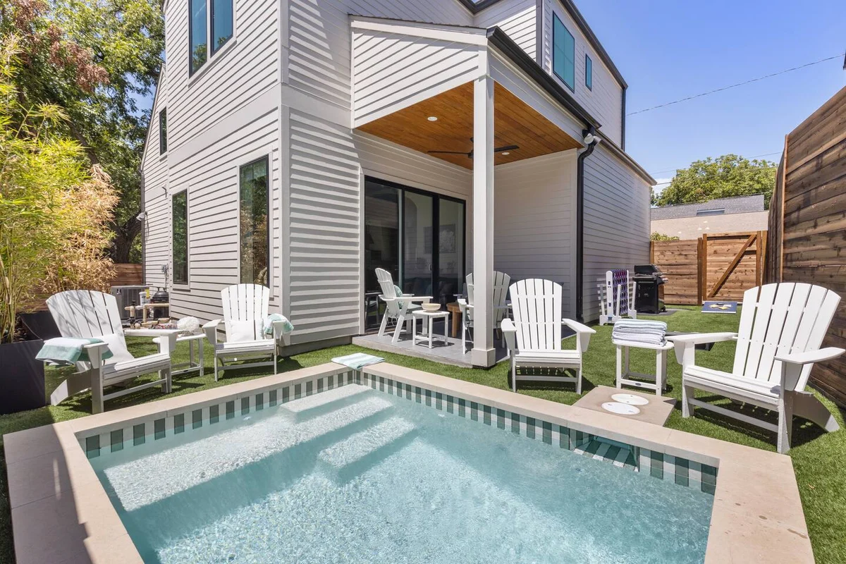 Relaxing Estate, Pool, Close to Rainey and Moody property photo 1