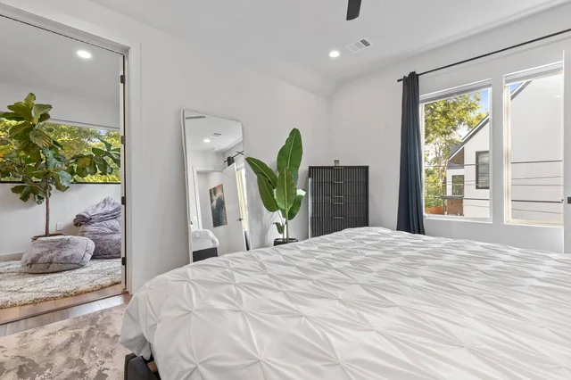 Bedroom 1 image 1