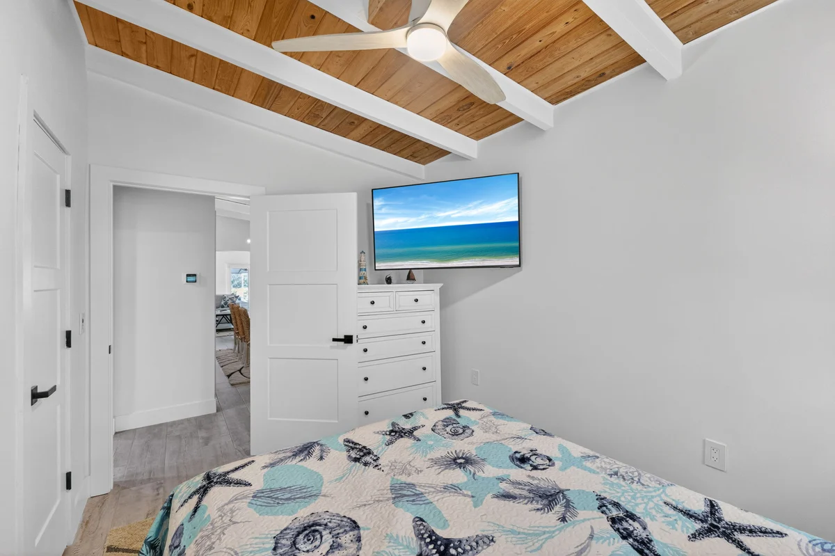 Bedroom image 1