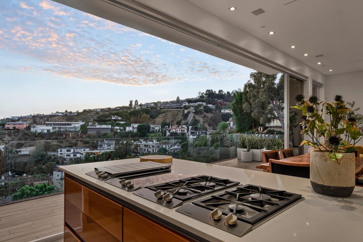 The Bird Nest - City Views Above Sunset Strip property photo 4