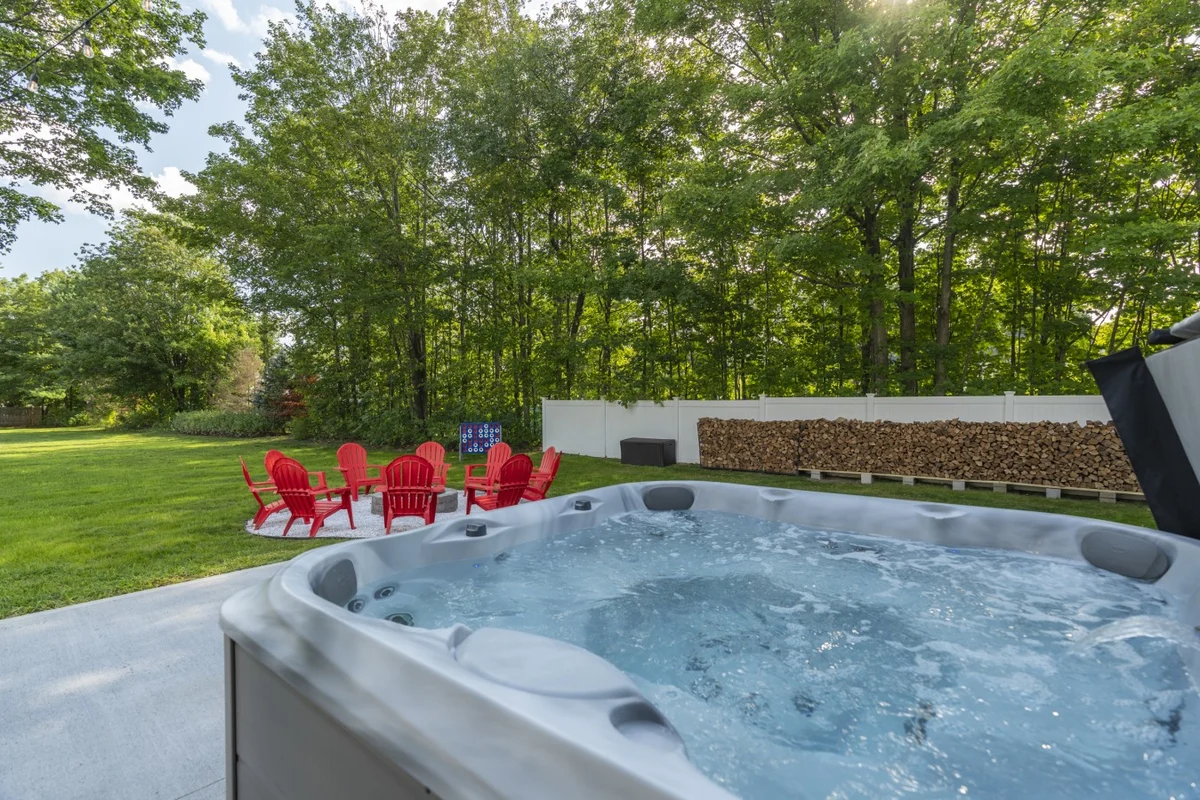 Seavey Compound: Location, 2 Hot Tubs, Game Rm, Dogs property photo 2
