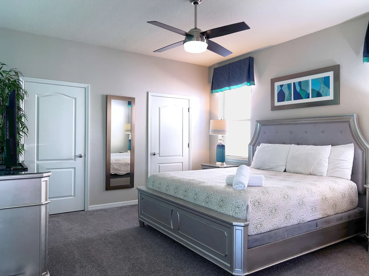 Bedroom 1 image 1