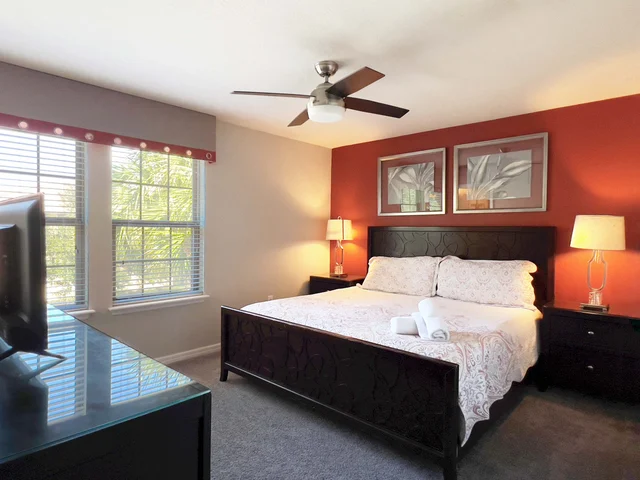 Bedroom 5 image 1