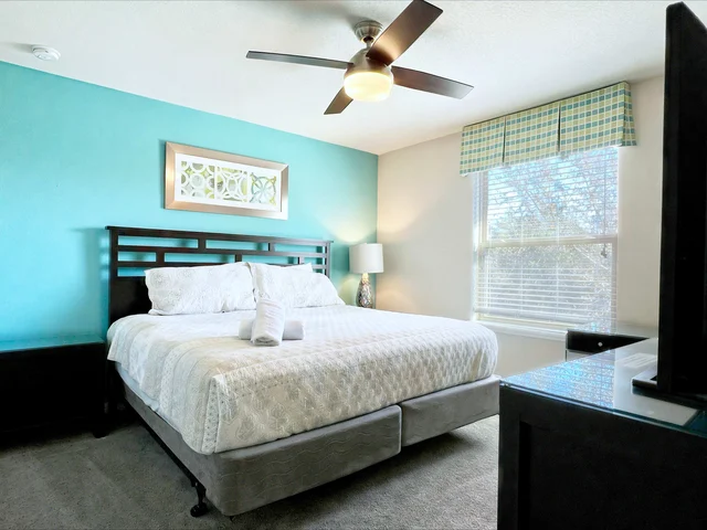 Bedroom 7 image 1