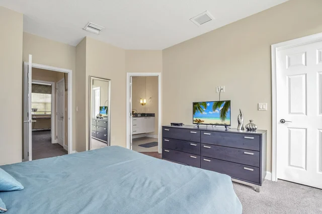 Bedroom 3 image 1