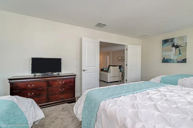 Bedroom 1 image 1