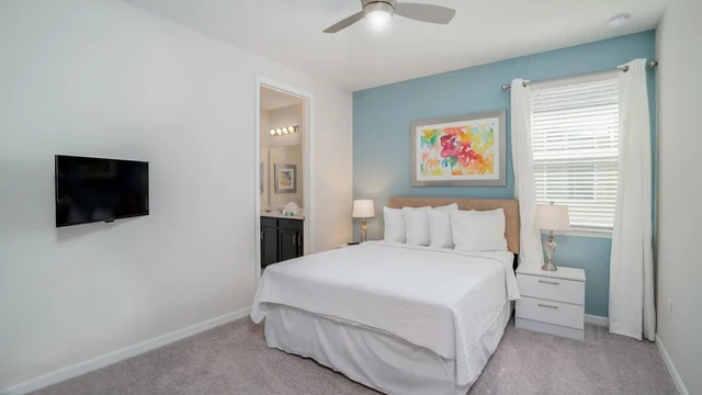 Bedroom 2 image 1