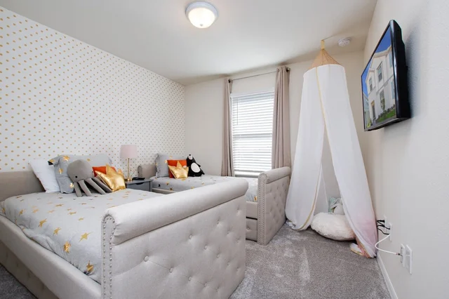 Bedroom 3 image 1