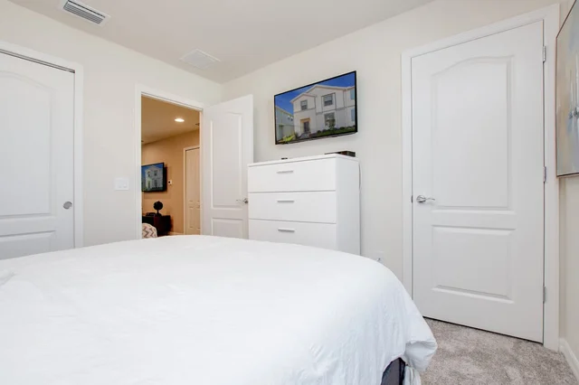 Bedroom 1 image 1