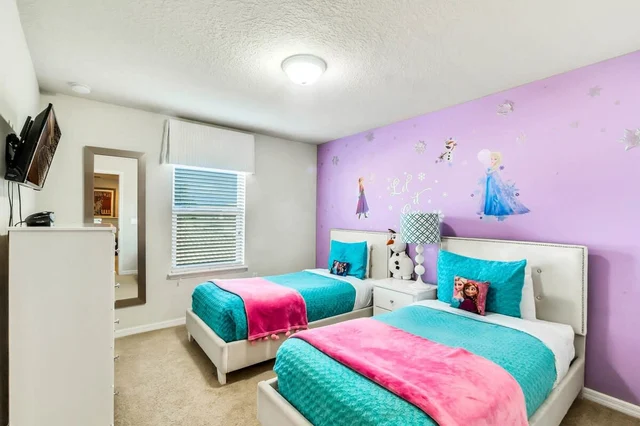 Bedroom 1 image 1