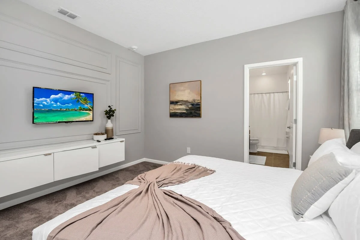 Bedroom 9 image 1