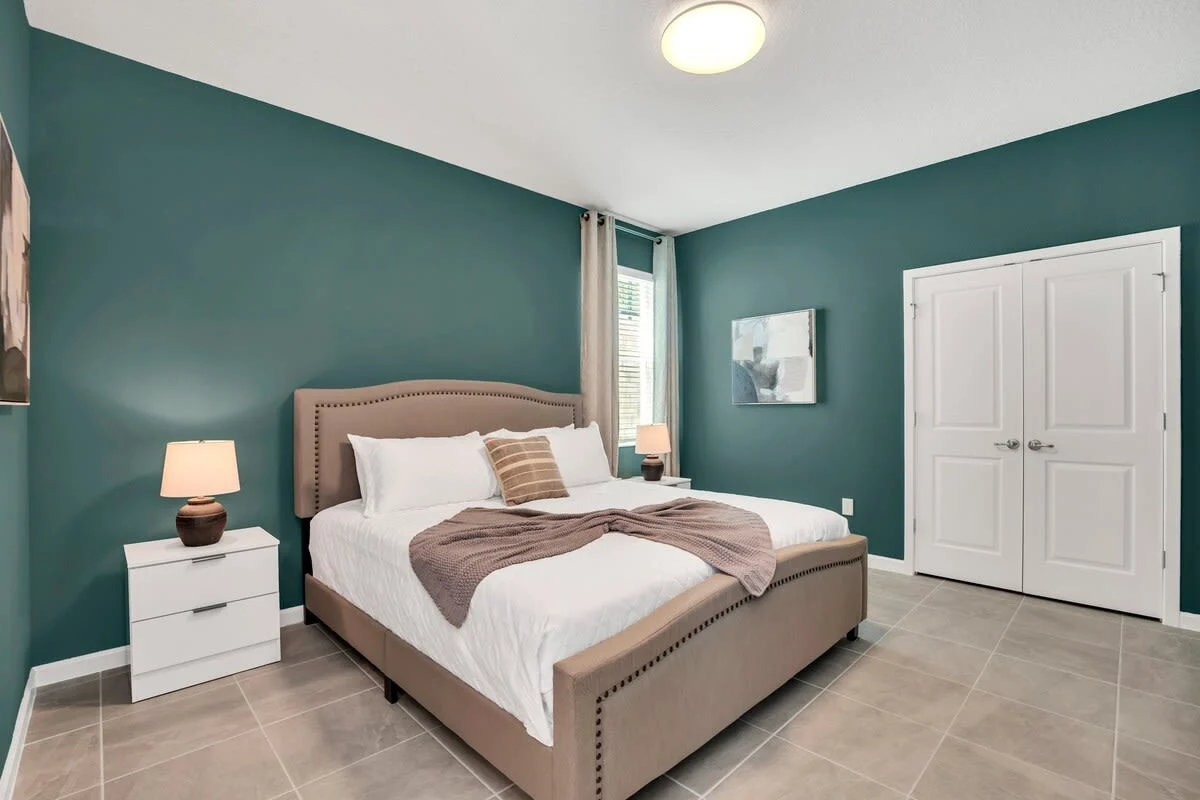 Bedroom 8 image 1