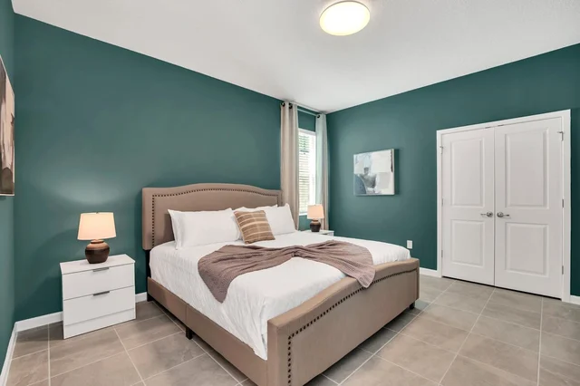 Bedroom 8 image 1
