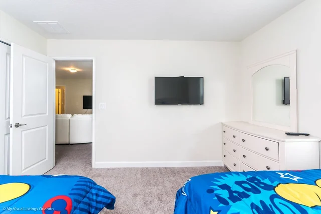 Bedroom 9 image 1