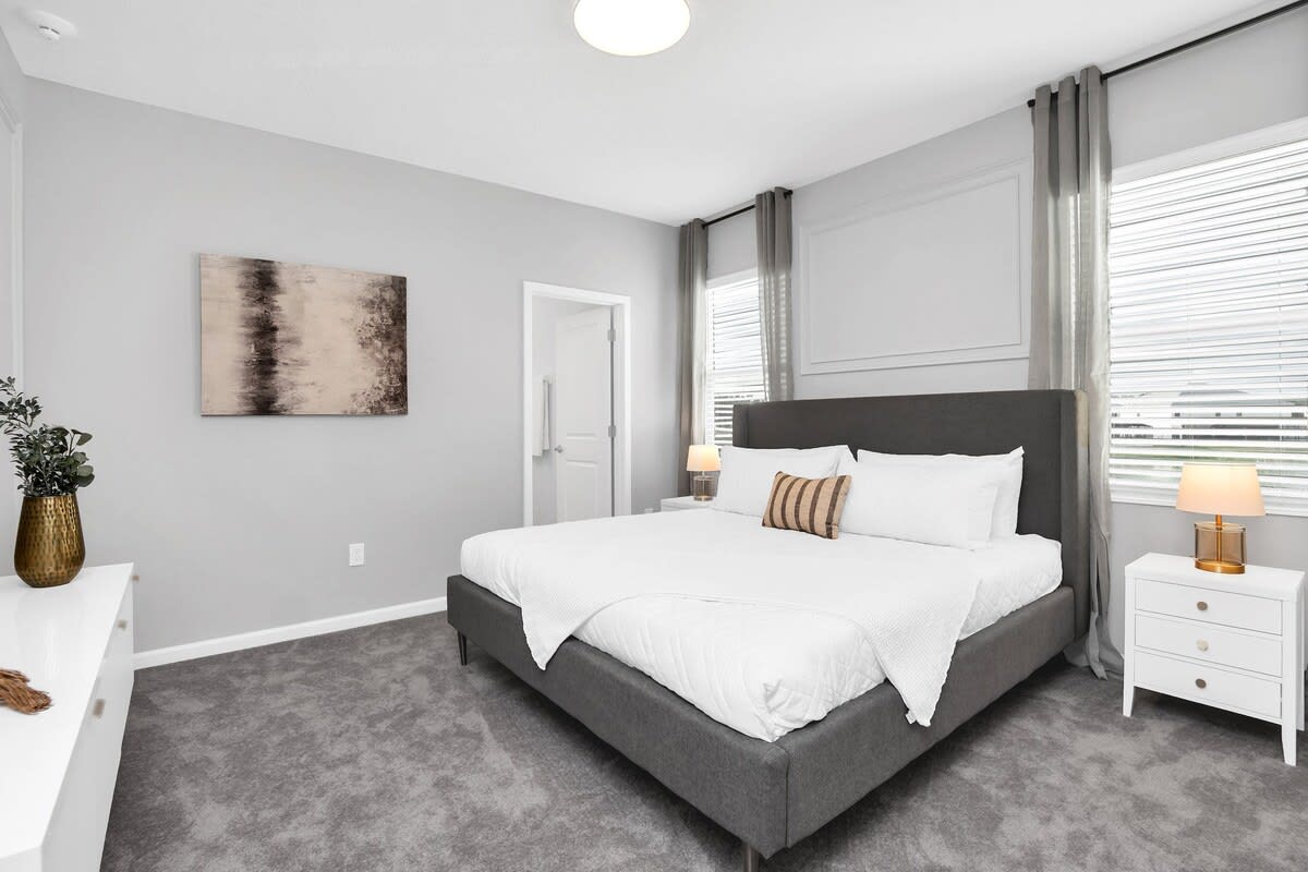 Bedroom 6 image 1