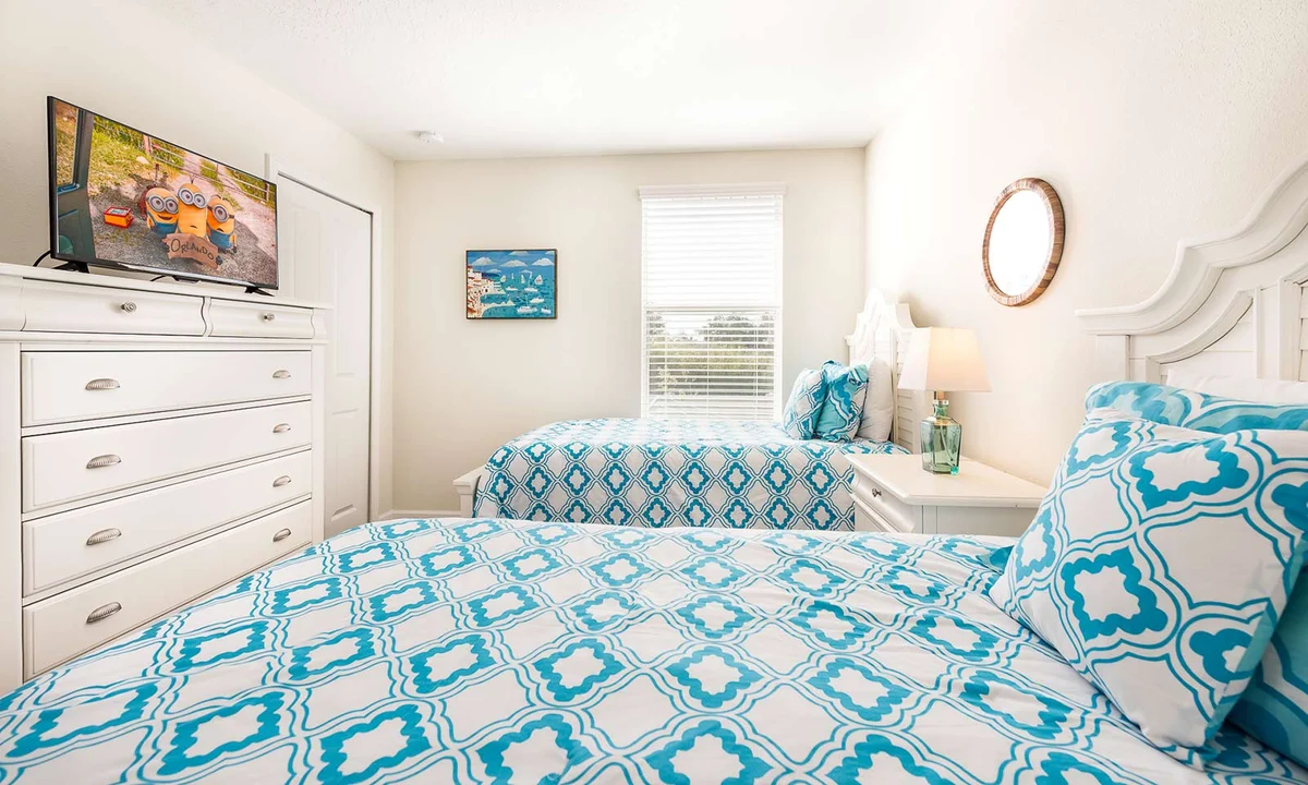 Bedroom 3 image 1