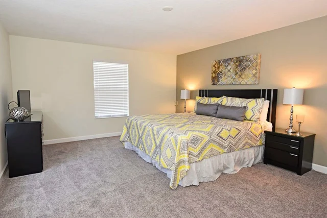 Bedroom 5 image 1