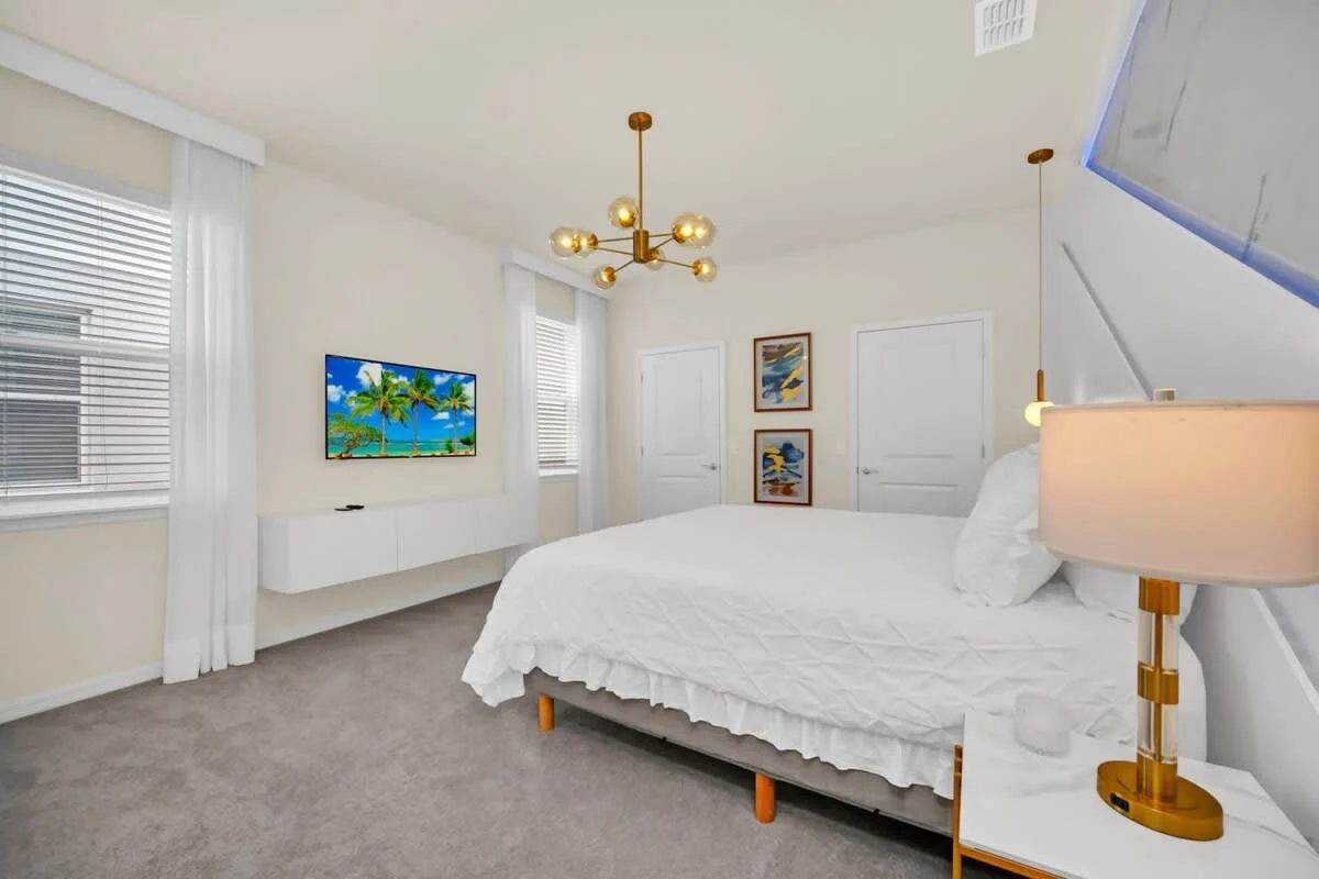 Bedroom 8 image 1