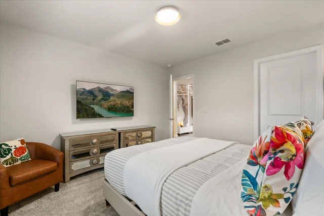 Bedroom 3 image 1