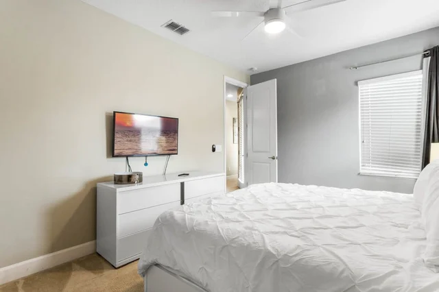 Bedroom 3 image 1