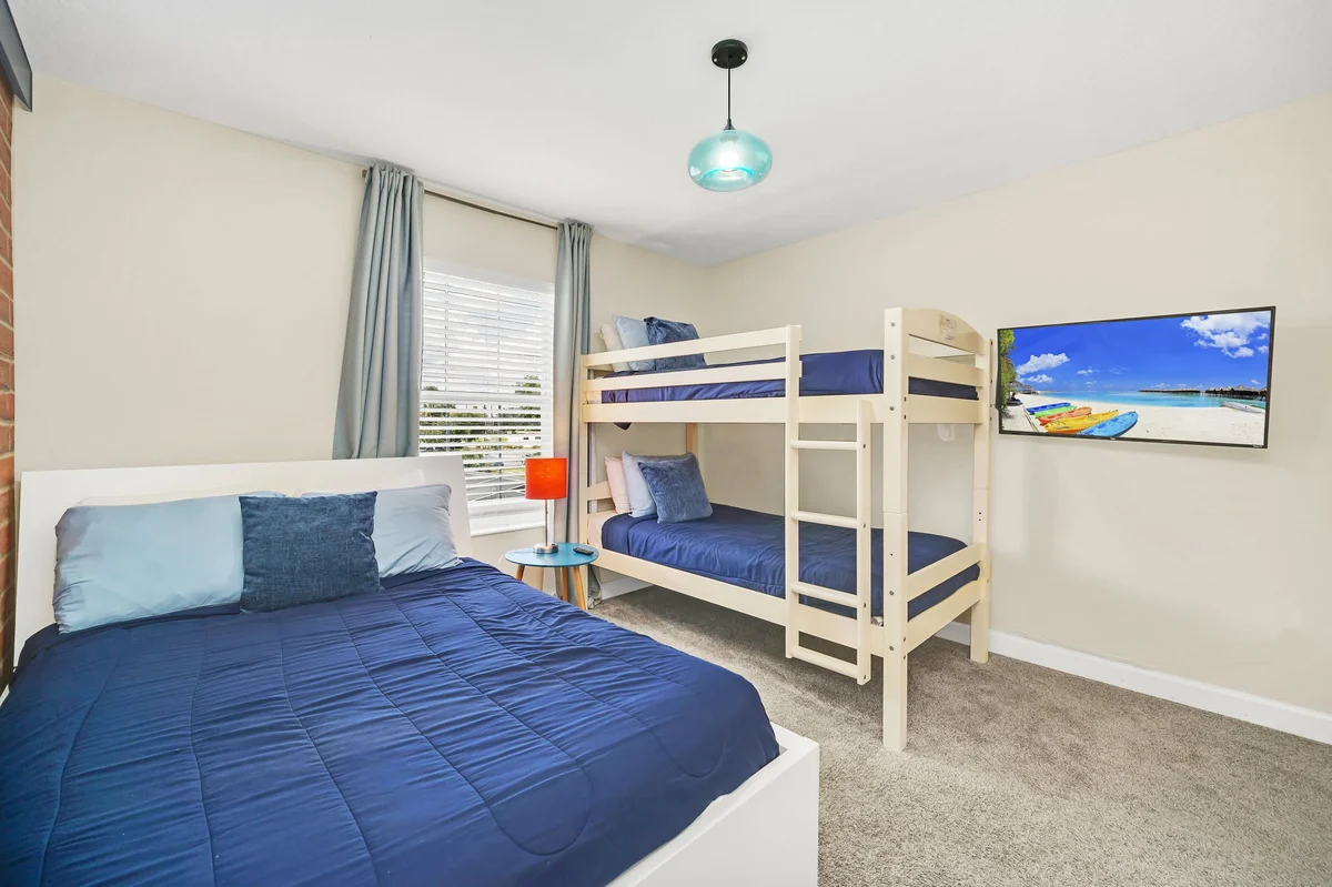 Bedroom 3 image 1
