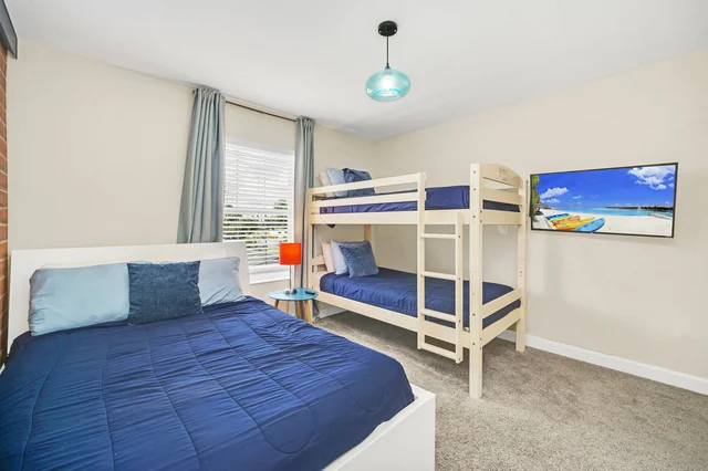 Bedroom 3 image 1